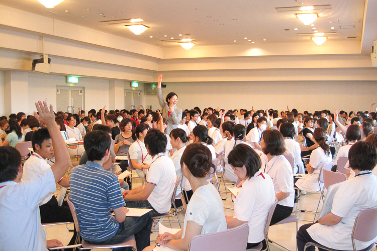 福岡かつよによる医療接遇研修の様子